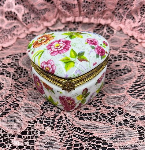 VTG Round Porcelain Trinket Box with Metal Hinge